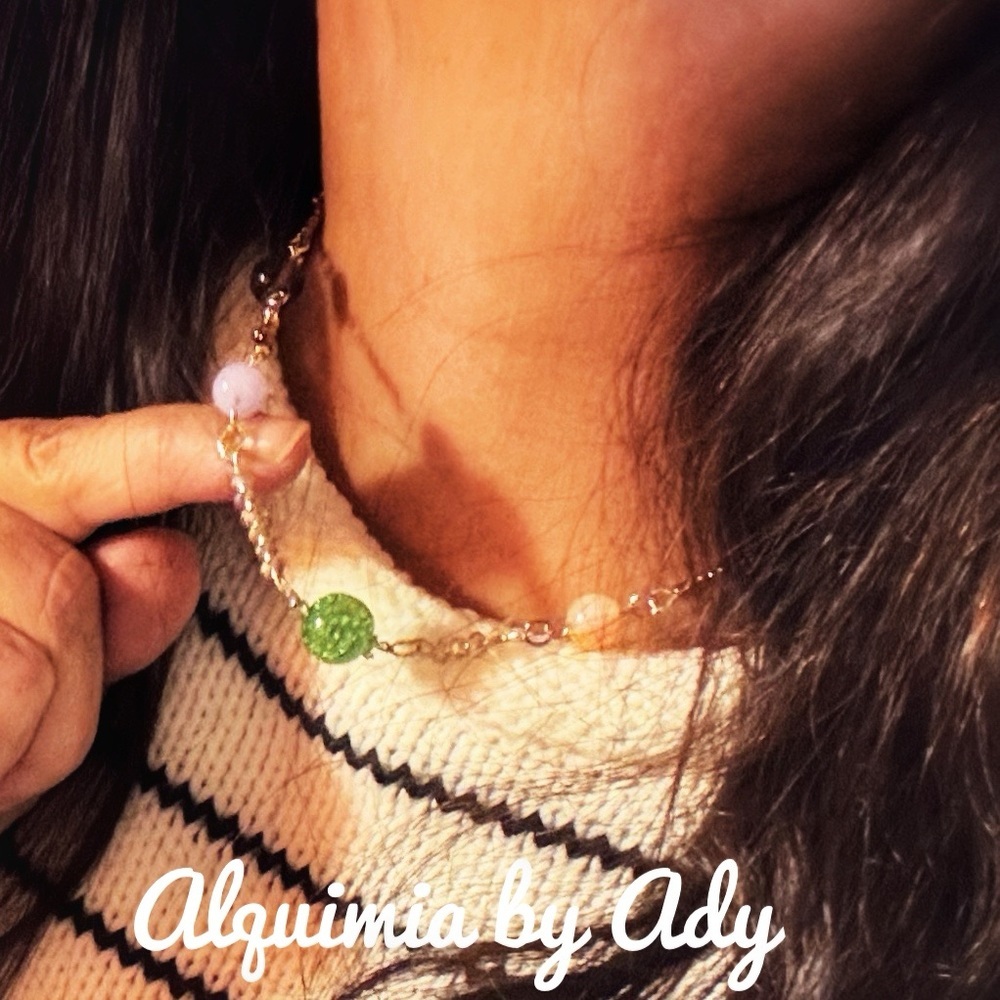 Alquimia Vibrant Green gemstones and Soft White Necklace